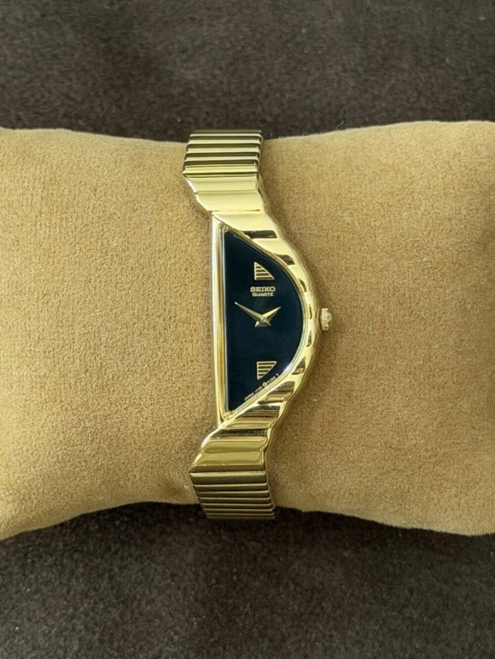 Seiko Quartz Women's Vintage 1980s Asymmetrical Gold Tone Bracelet Black Dial